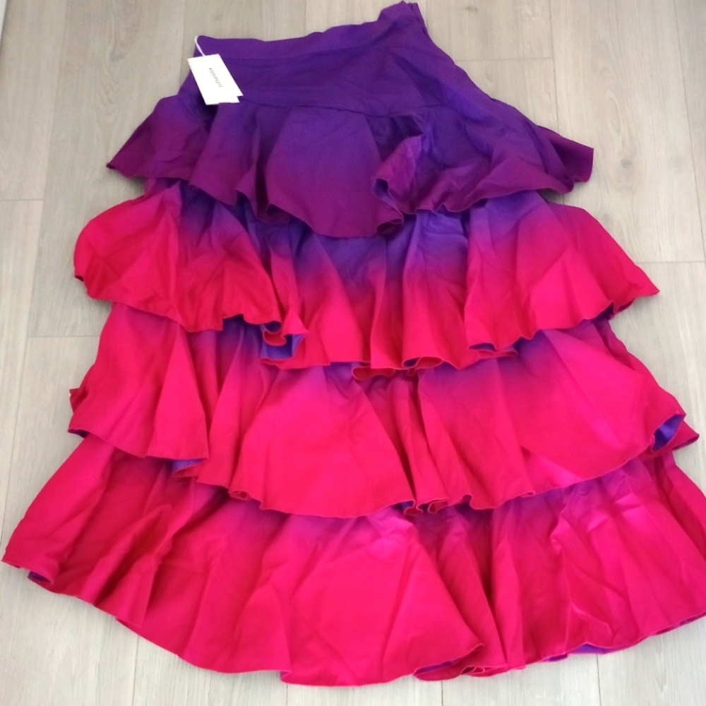 BRAND NEW BEAUTIFUL LONG SKIRT42", 4 LAYERS AT AN ANGLE, WAIST 29.5", Size M
